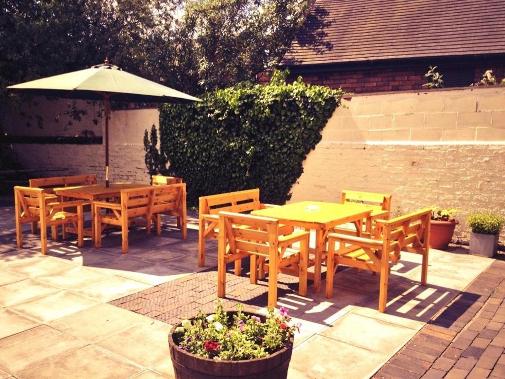 The Waverley Hotel Crewe Exterior photo
